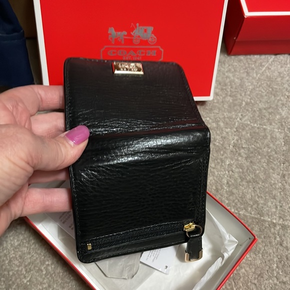 MWT Coach Madison black leather small wallet, cute detailing. Pockets galore - Picture 8 of 9